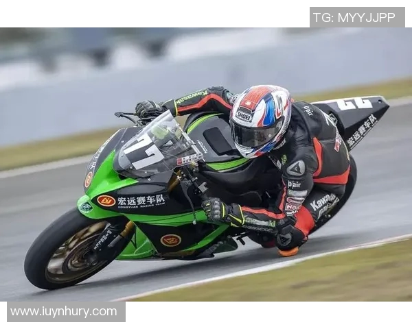 重庆足球队在邀请赛中的耐力表现分析与点评